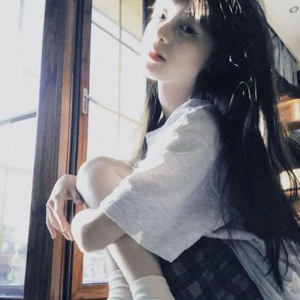 村里来了个直播女神